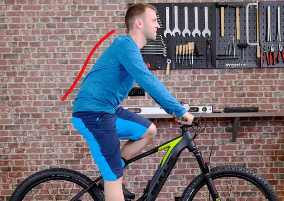 Aufrechte Sitzposition auf dem Fahrrad richtig einstellen